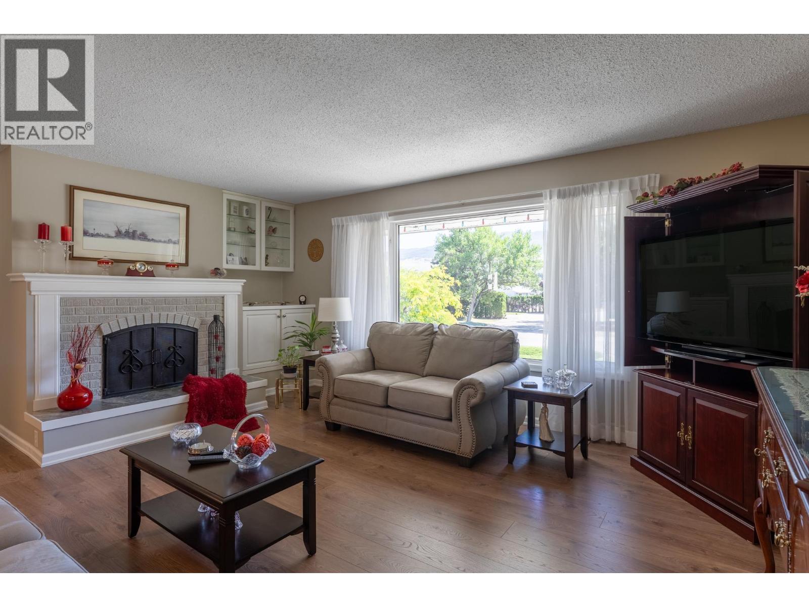 780 Princess Court, Kelowna, British Columbia  V1X 5X5 - Photo 2 - 10391726