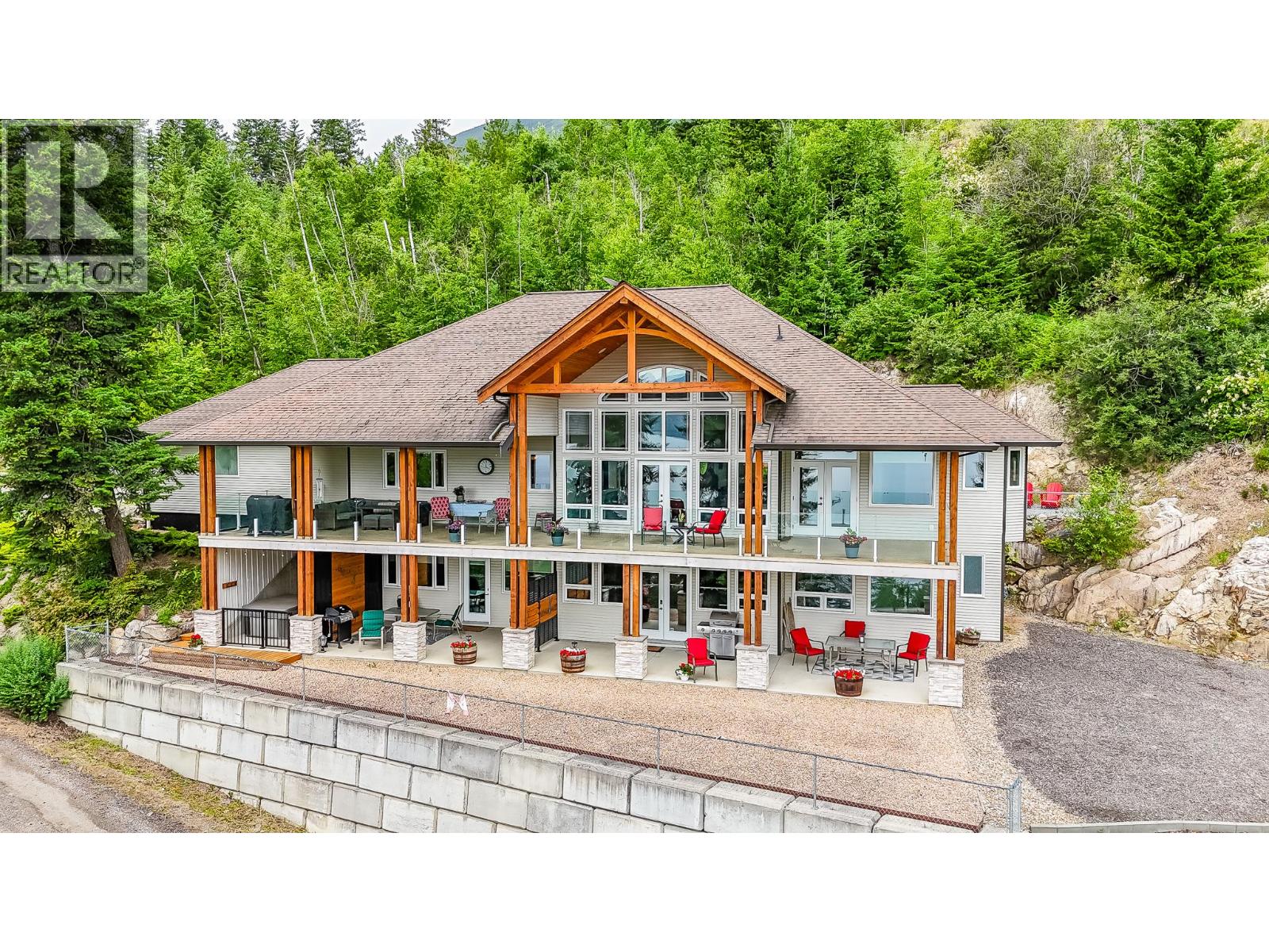 5694 Trans Canada Highway Nw, Salmon Arm, British Columbia  V1E 3A2 - Photo 1 - 10391551