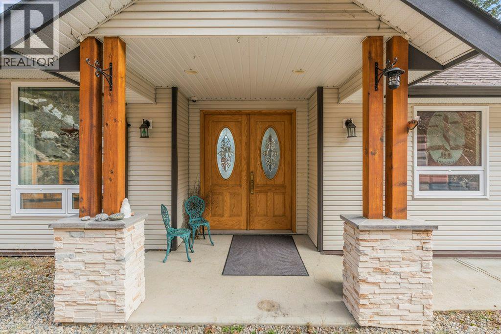 5694 Trans Canada Highway Nw, Salmon Arm, British Columbia  V1E 3A2 - Photo 24 - 10391551