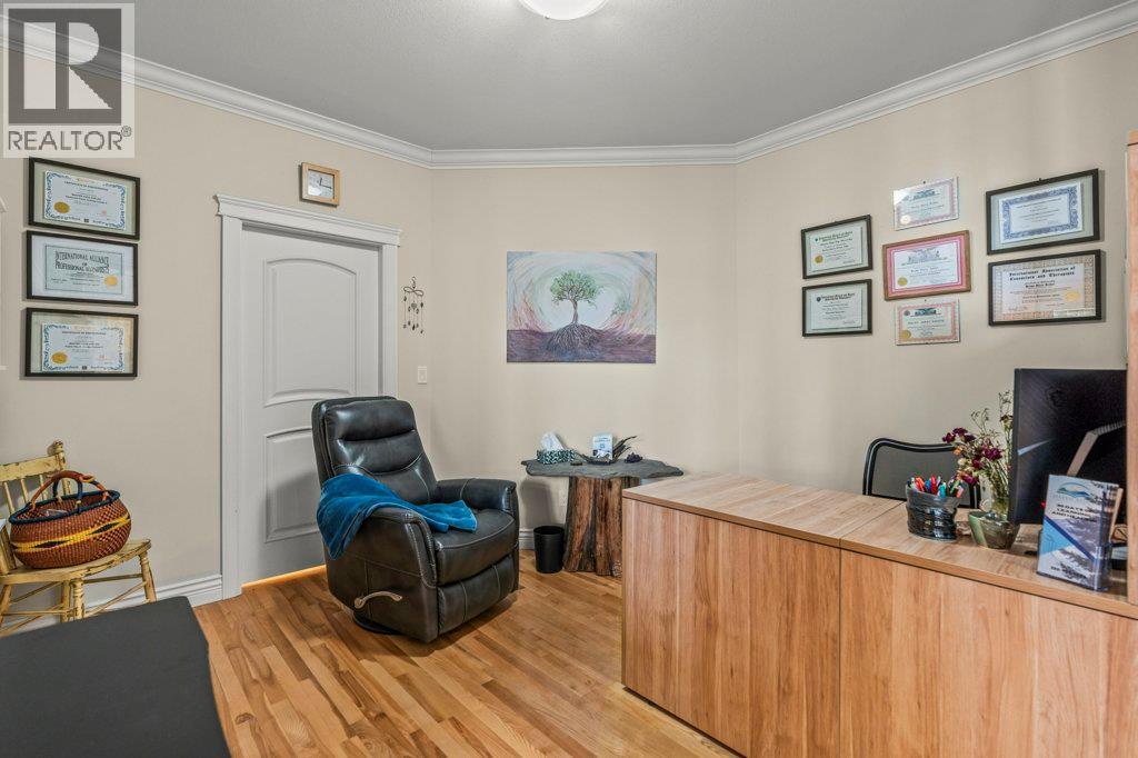 5694 Trans Canada Highway Nw, Salmon Arm, British Columbia  V1E 3A2 - Photo 28 - 10391551