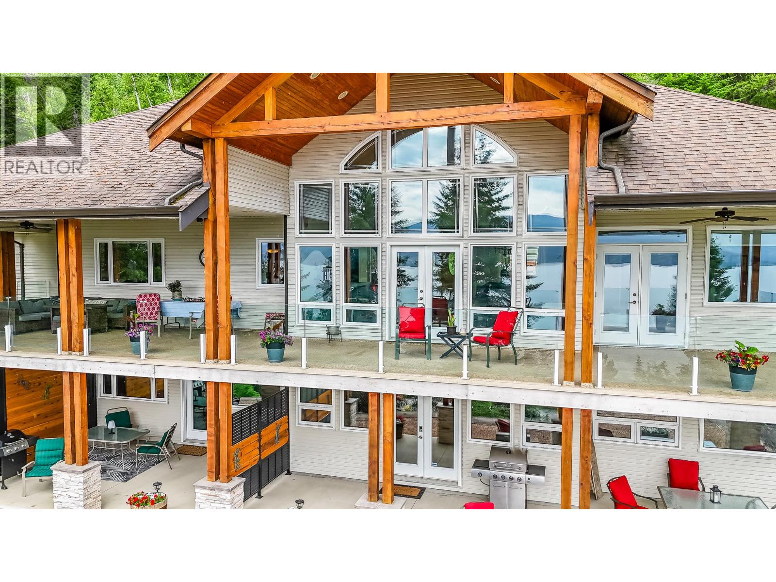 5694 Trans Canada Highway Nw, Salmon Arm, British Columbia  V1E 3A2 - Photo 3 - 10391551