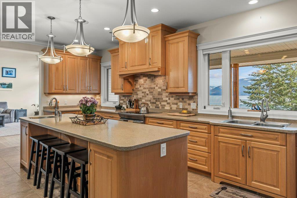 5694 Trans Canada Highway Nw, Salmon Arm, British Columbia  V1E 3A2 - Photo 38 - 10391551