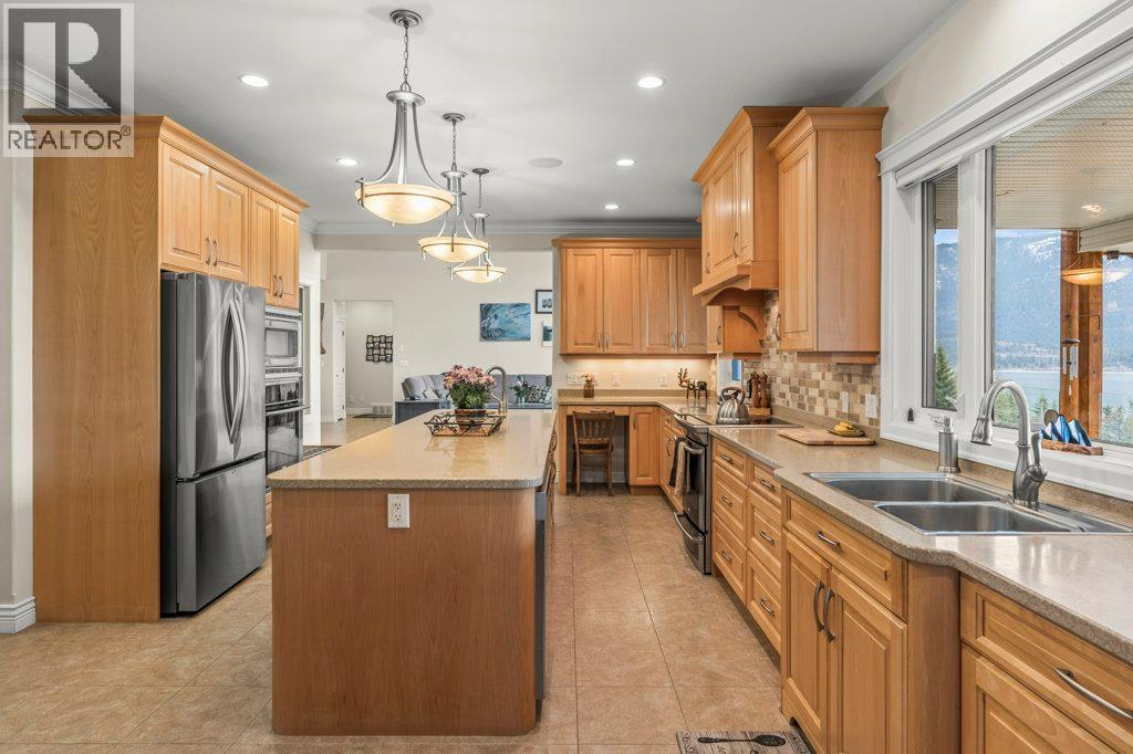 5694 Trans Canada Highway Nw, Salmon Arm, British Columbia  V1E 3A2 - Photo 39 - 10391551