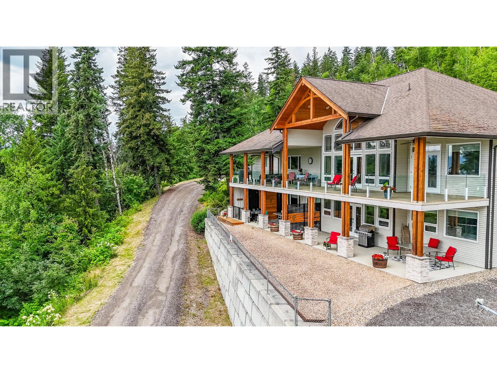 5694 Trans Canada Highway Nw, Salmon Arm, British Columbia  V1E 3A2 - Photo 4 - 10391551