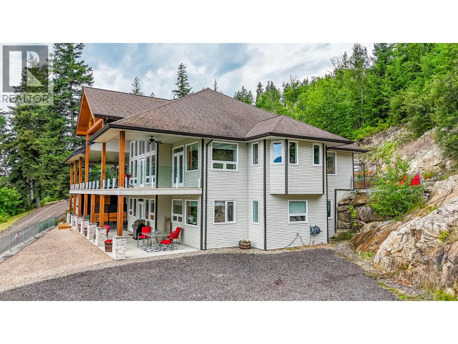 5694 Trans Canada Highway Nw, Salmon Arm, British Columbia  V1E 3A2 - Photo 5 - 10391551