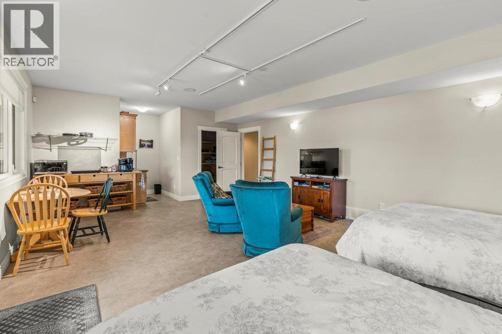 5694 Trans Canada Highway Nw, Salmon Arm, British Columbia  V1E 3A2 - Photo 59 - 10391551