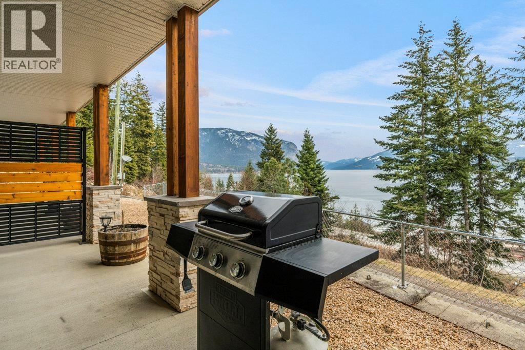 5694 Trans Canada Highway Nw, Salmon Arm, British Columbia  V1E 3A2 - Photo 61 - 10391551