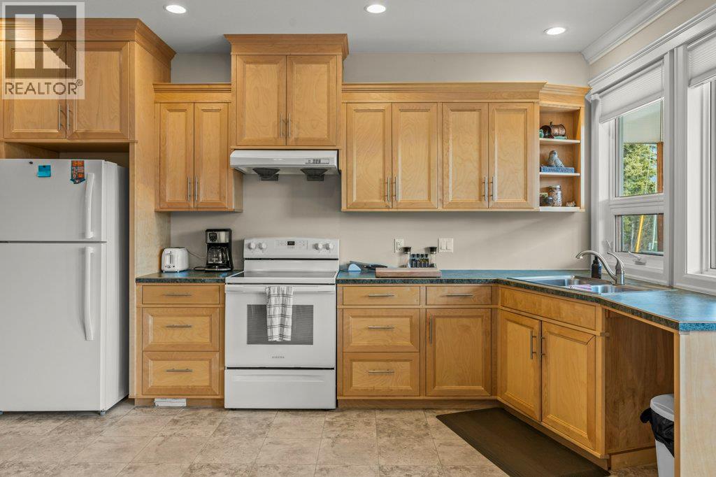 5694 Trans Canada Highway Nw, Salmon Arm, British Columbia  V1E 3A2 - Photo 68 - 10391551