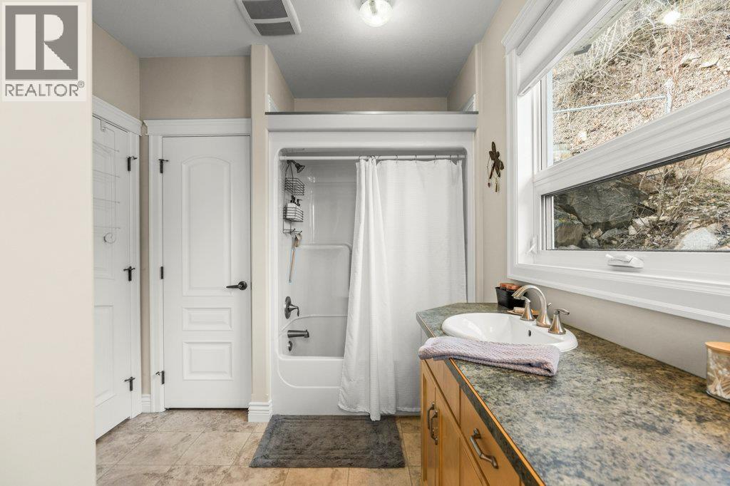 5694 Trans Canada Highway Nw, Salmon Arm, British Columbia  V1E 3A2 - Photo 77 - 10391551
