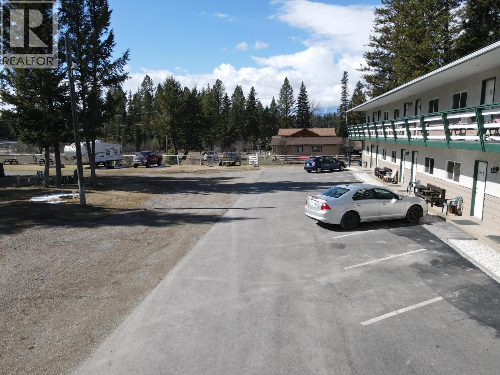 4539 Barleben Road, Skookumchuck, British Columbia  V0B 2E0 - Photo 18 - 10392380