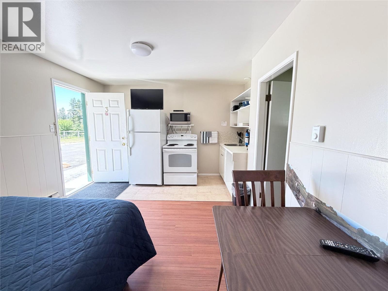4539 Barleben Road, Skookumchuck, British Columbia  V0B 2E0 - Photo 29 - 10392380