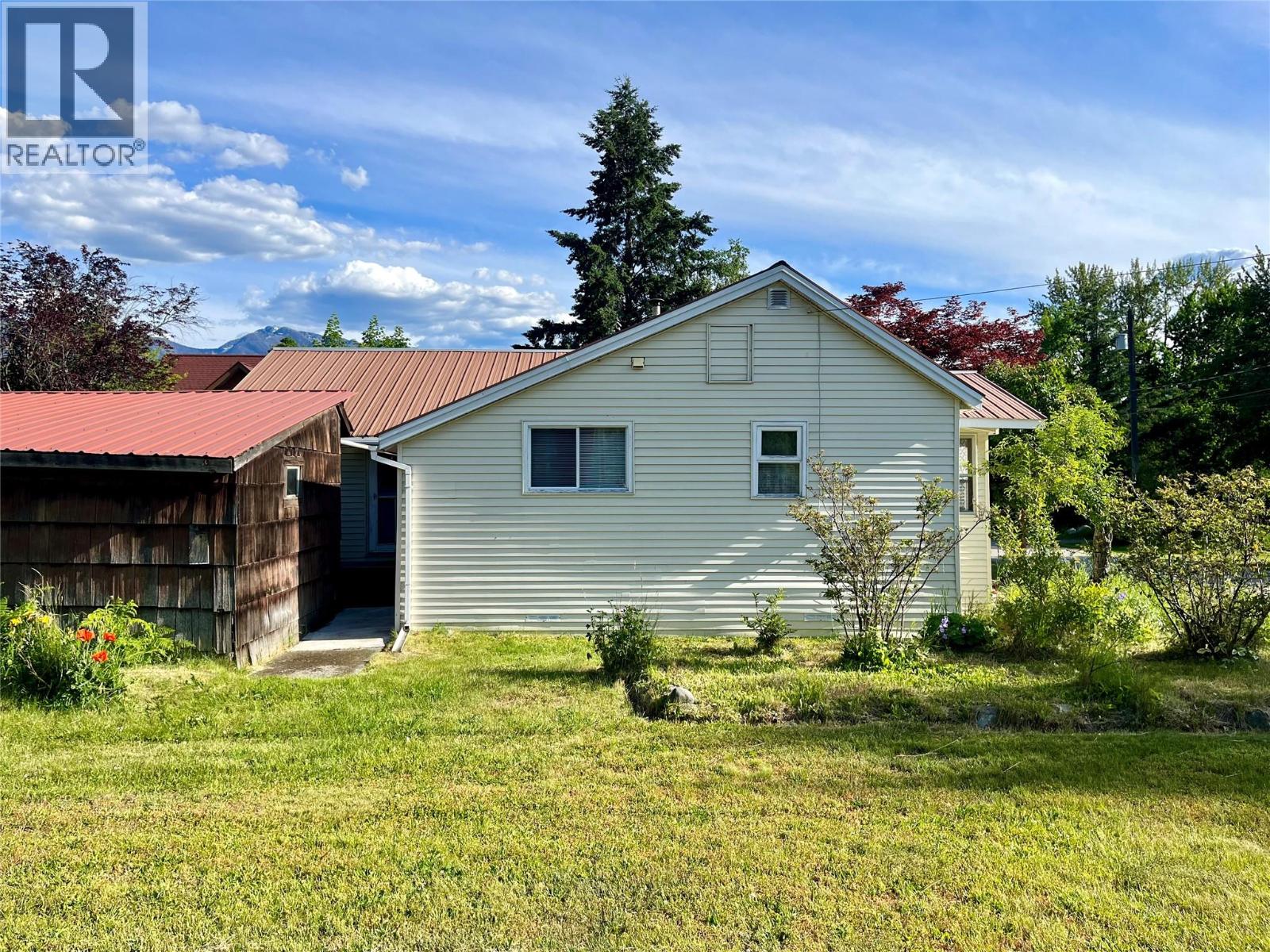 112 Josephine Street, New Denver, British Columbia  V0G 1S0 - Photo 17 - 10392318