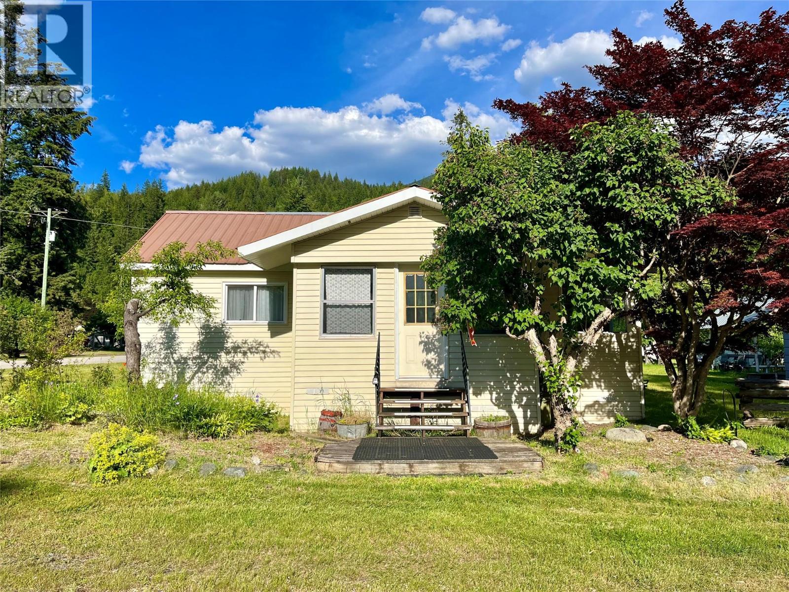 112 Josephine Street, New Denver, British Columbia  V0G 1S0 - Photo 24 - 10392318