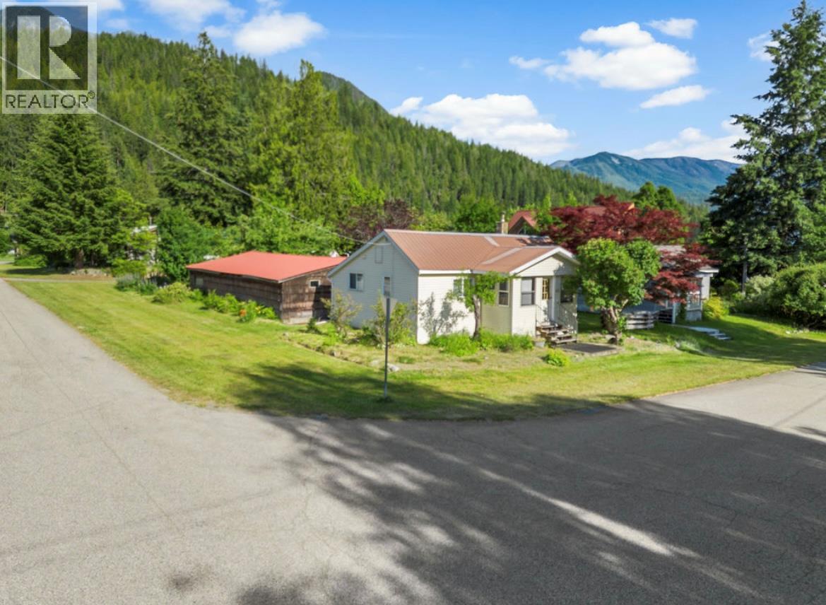 112 Josephine Street, New Denver, British Columbia  V0G 1S0 - Photo 29 - 10392318