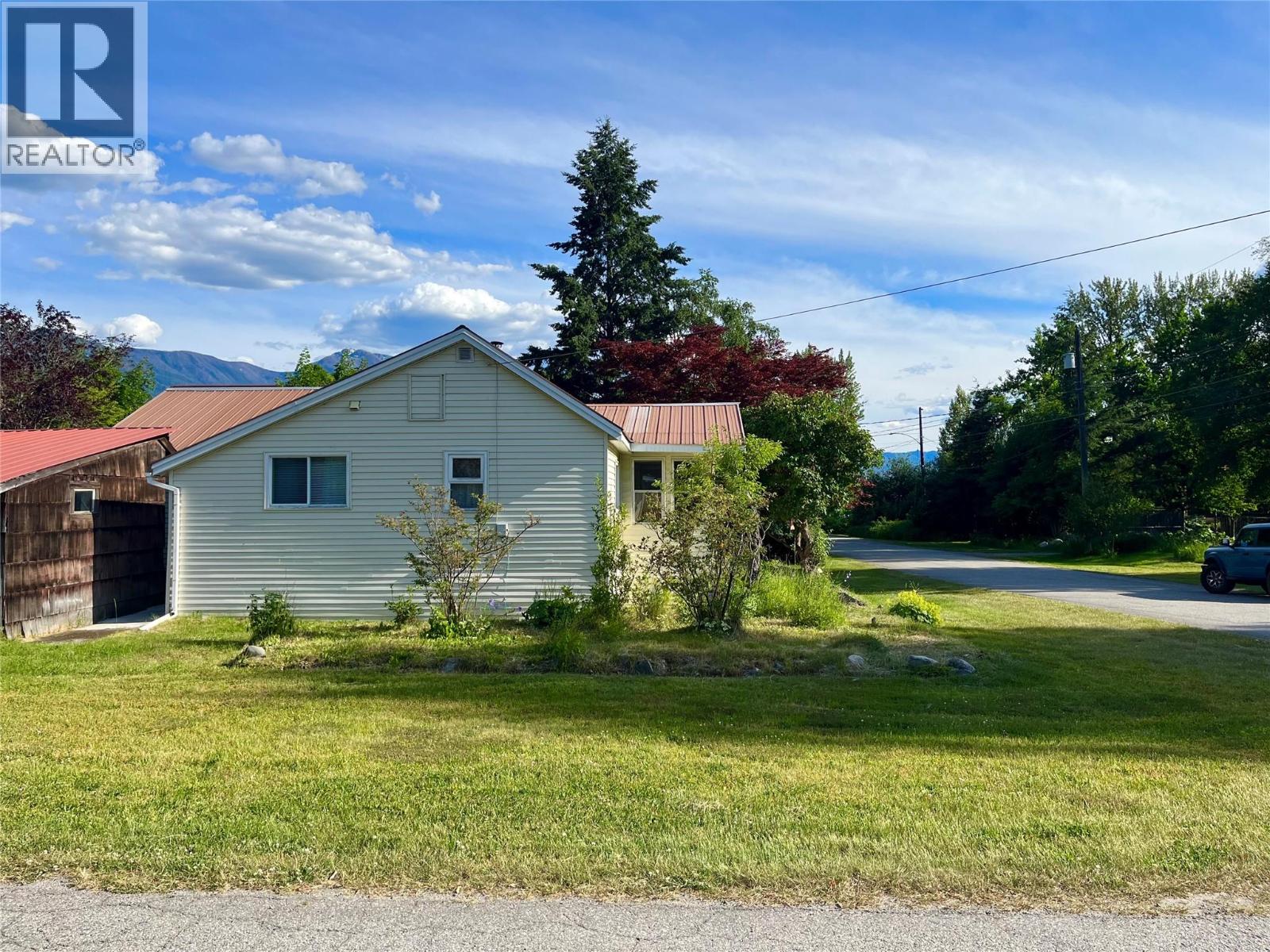 112 Josephine Street, New Denver, British Columbia  V0G 1S0 - Photo 5 - 10392318
