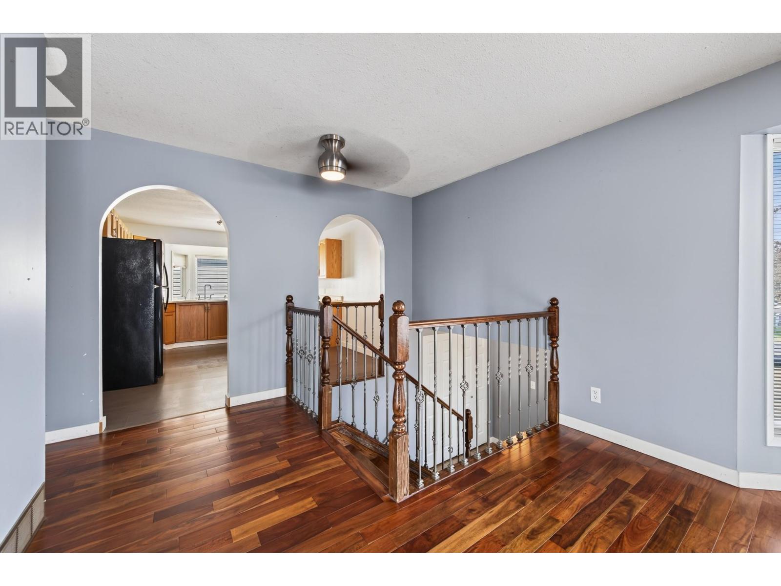 1172 Kamwood Place, Kamloops, British Columbia  V2B 8J9 - Photo 3 - 10392623