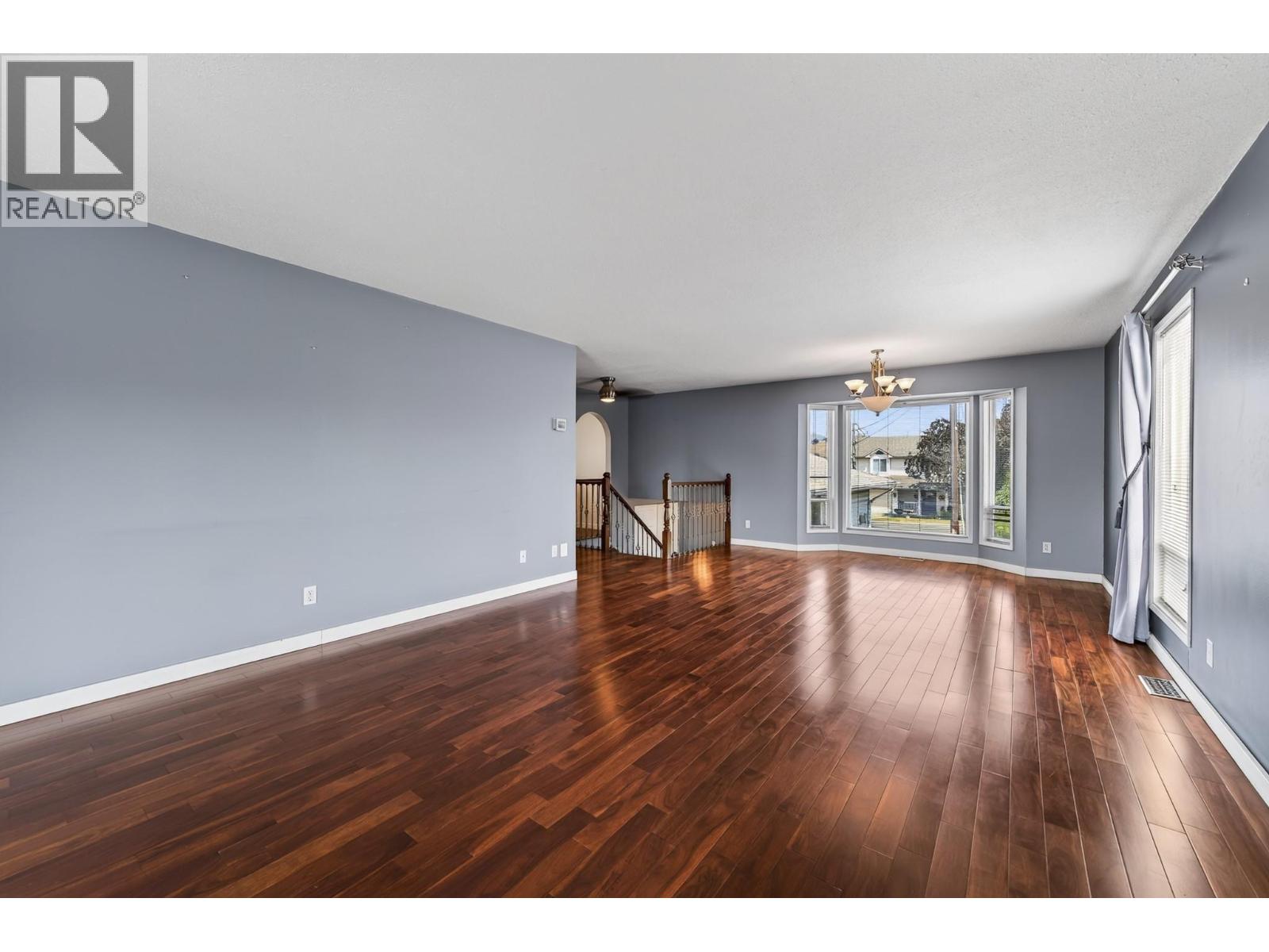 1172 Kamwood Place, Kamloops, British Columbia  V2B 8J9 - Photo 4 - 10392623