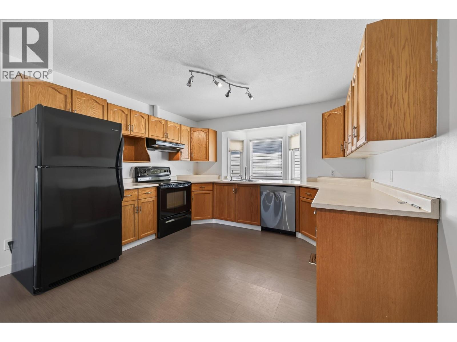 1172 Kamwood Place, Kamloops, British Columbia  V2B 8J9 - Photo 7 - 10392623