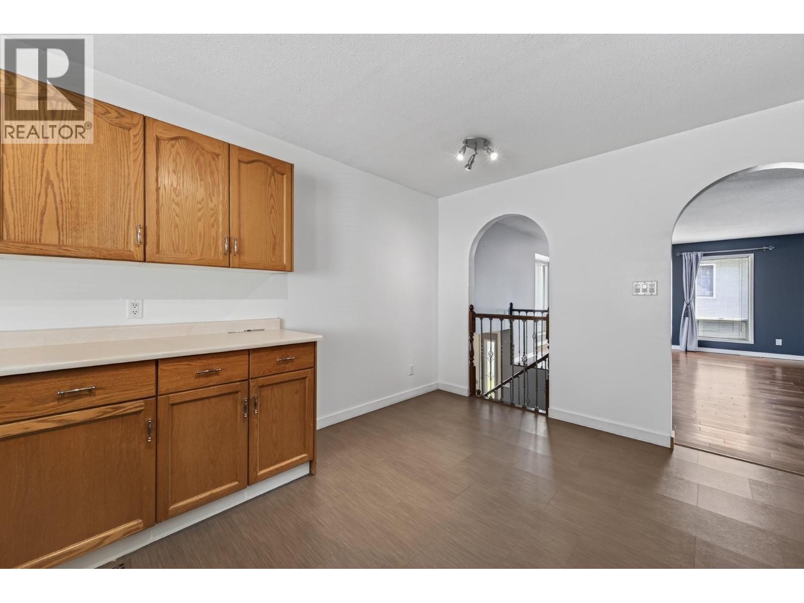 1172 Kamwood Place, Kamloops, British Columbia  V2B 8J9 - Photo 9 - 10392623