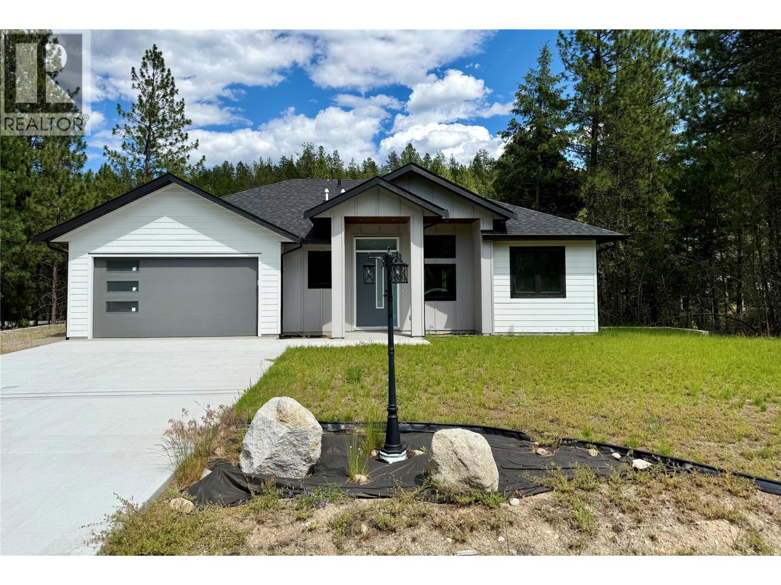 245 Prospect Drive, Grand Forks, British Columbia  V0H 1H2 - Photo 1 - 10392645