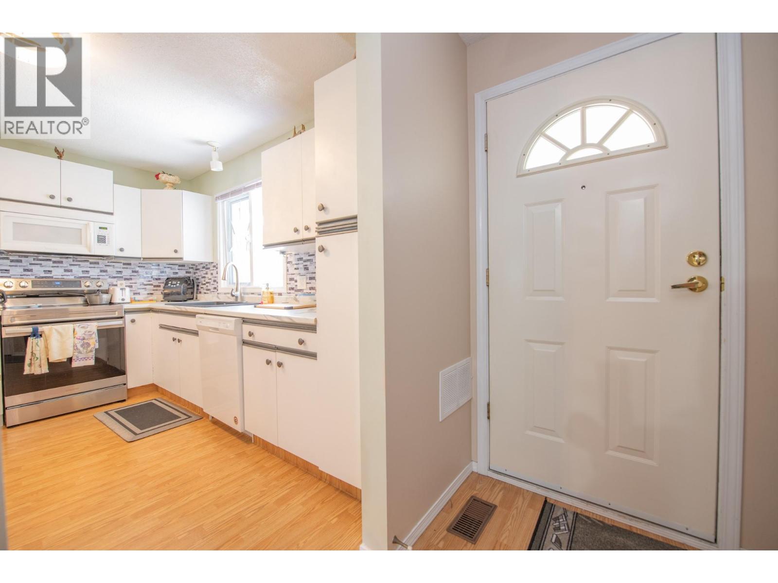 3900 27 Avenue Unit# 16, Vernon, British Columbia  V1T 9E6 - Photo 2 - 10392708