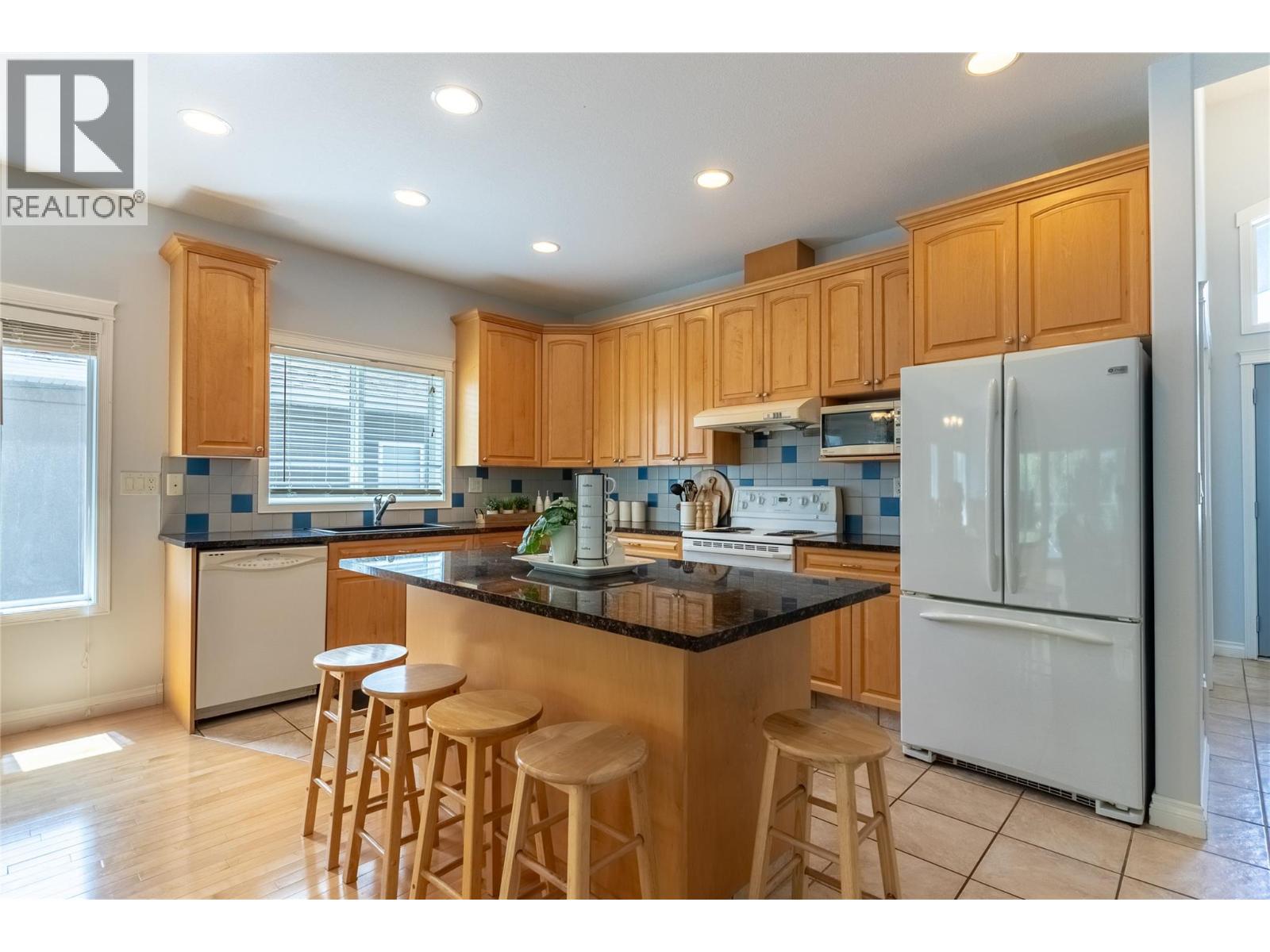 3727 Overlander Drive, Kamloops, British Columbia  V2B 8M4 - Photo 7 - 10392493
