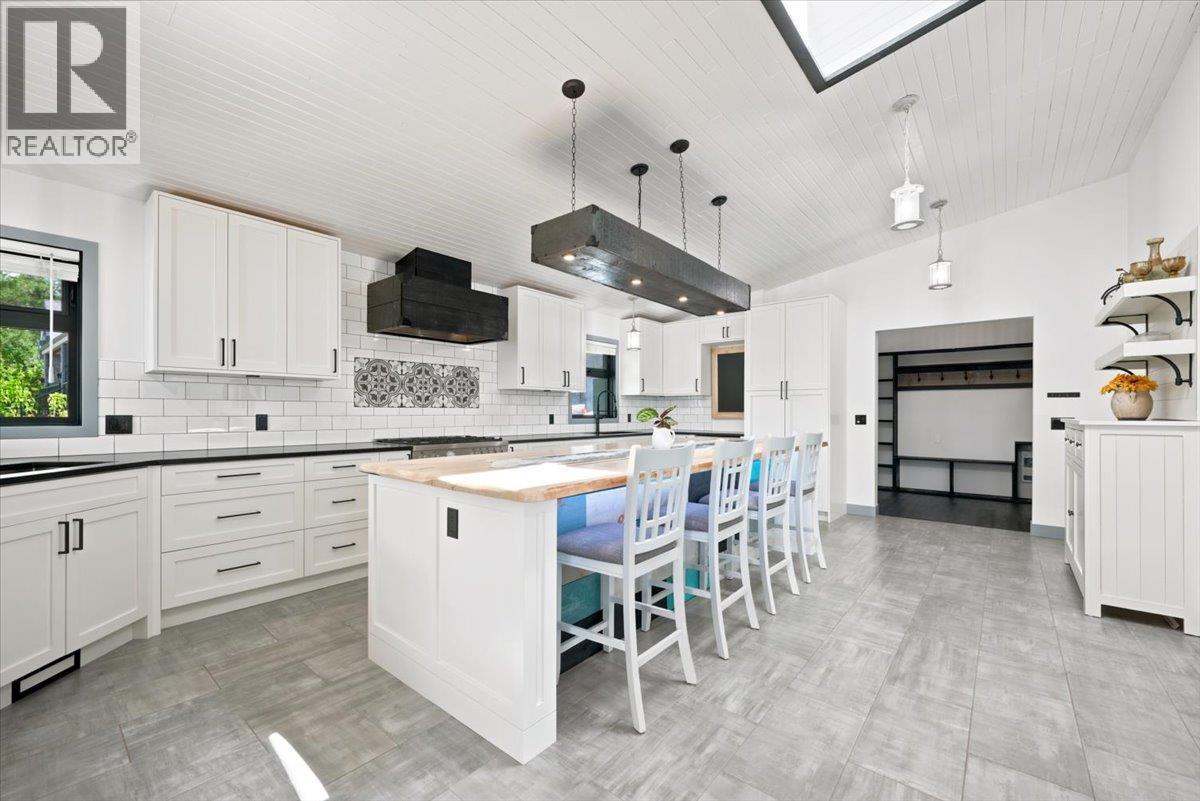 400 Inkster Road, Vernon, British Columbia  V1H 1L2 - Photo 13 - 10392701