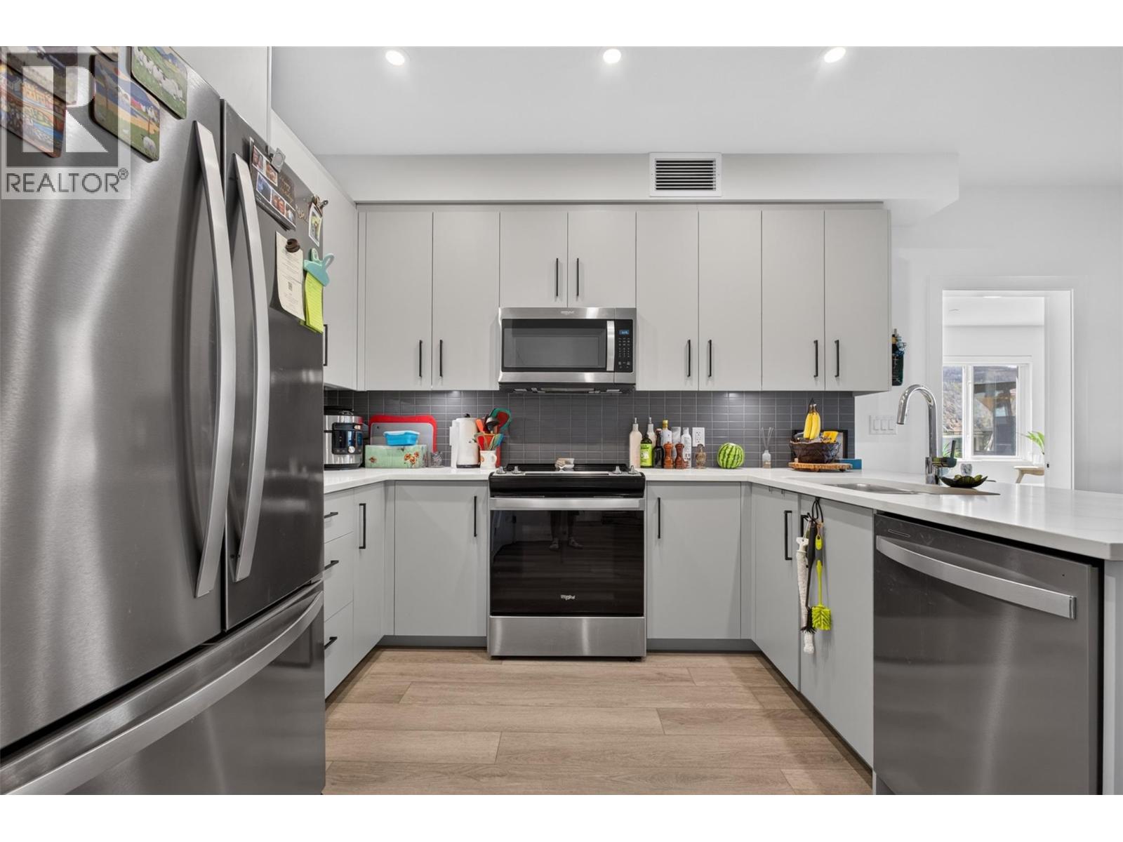 3434 Mckinley Beach Drive Unit# 101, Kelowna, British Columbia  V1V 0H3 - Photo 5 - 10391827