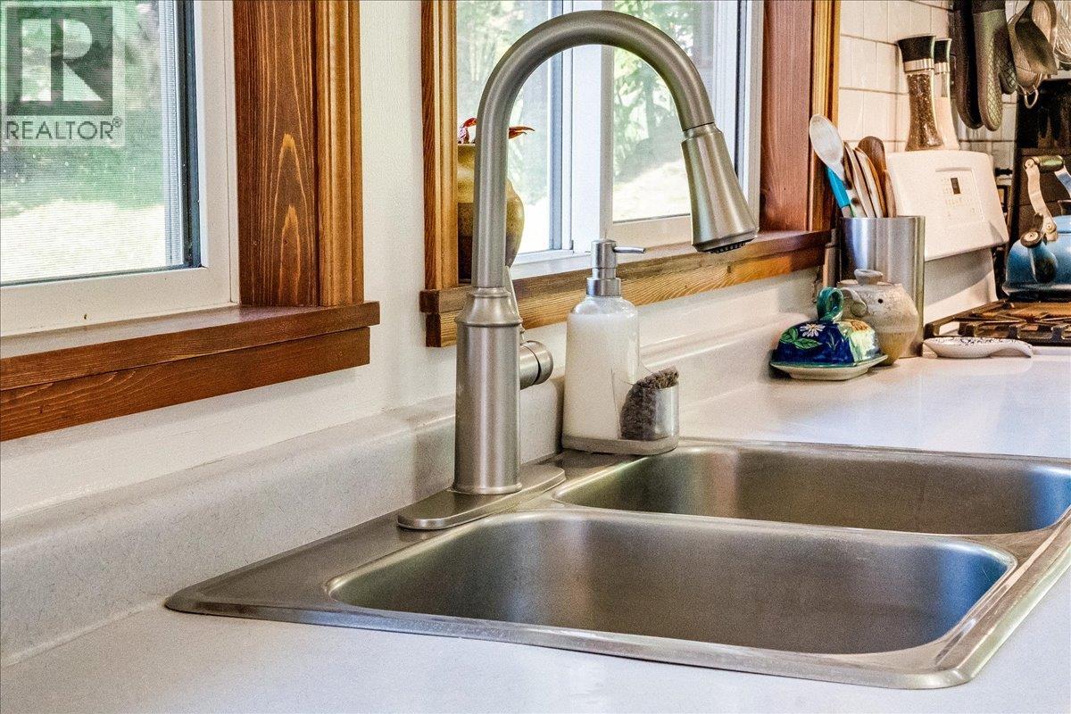 3548 Terrace Street, Ainsworth, British Columbia  V0G 1A0 - Photo 17 - 10392452
