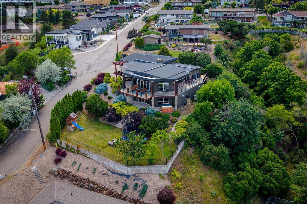 13707 Watson Drive, Coldstream, British Columbia  V1B 1X7 - Photo 6 - 10392570