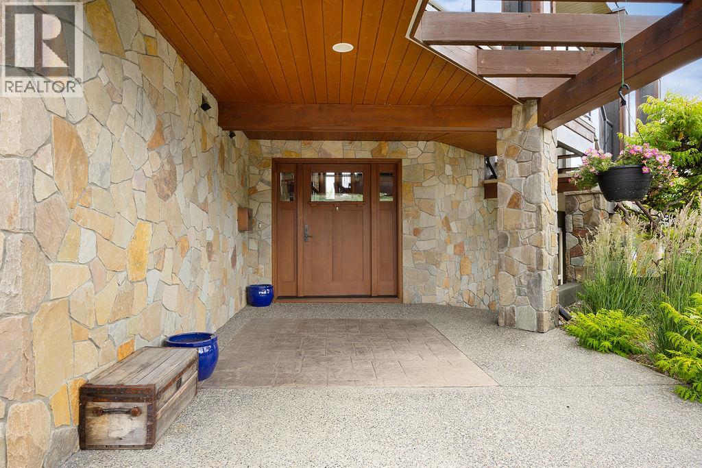 13707 Watson Drive, Coldstream, British Columbia  V1B 1X7 - Photo 7 - 10392570