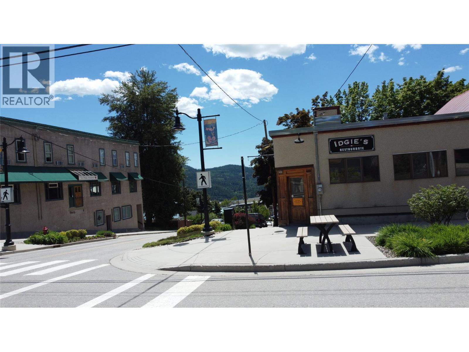 1999 Second Avenue, Rossland, British Columbia  V0G 1Y0 - Photo 1 - 10392665