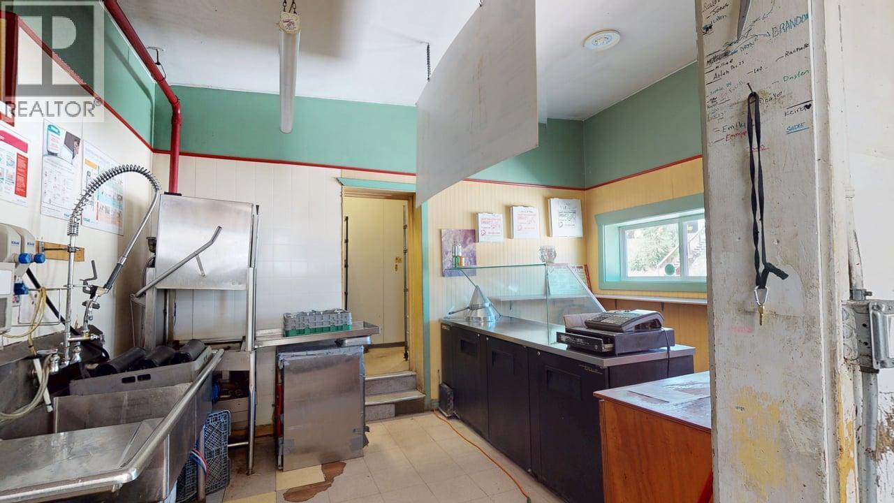 1999 Second Avenue, Rossland, British Columbia  V0G 1Y0 - Photo 21 - 10392665