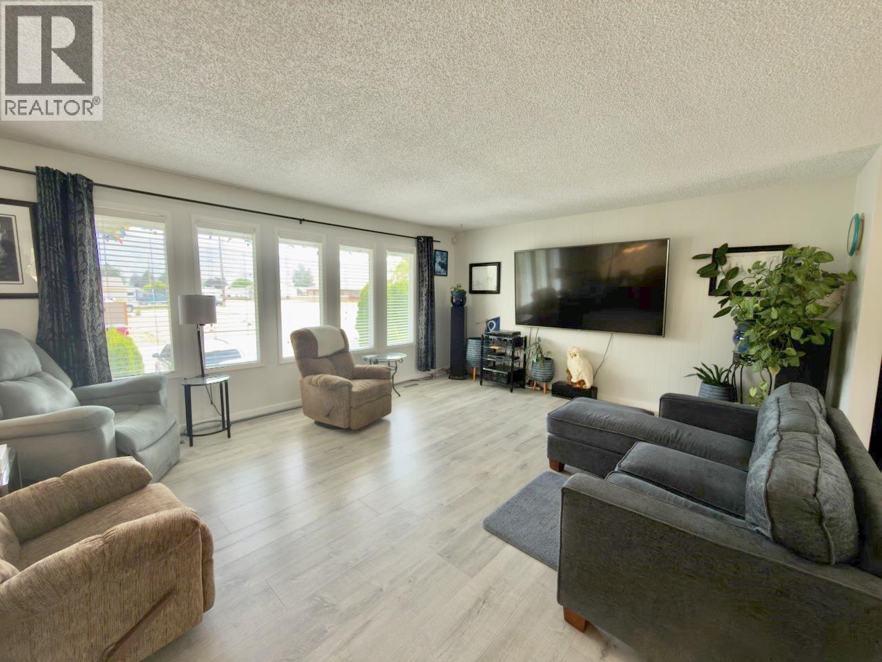 1094 Morningstar Road, Oliver, British Columbia  V0H 1T6 - Photo 11 - 10392781