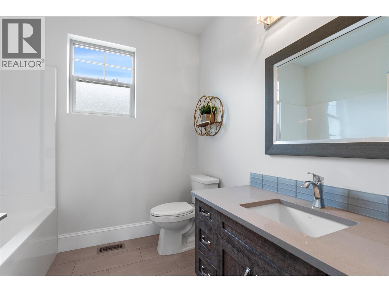 2064 Galore Crescent, Kamloops, British Columbia  V2E 0A7 - Photo 27 - 10392731