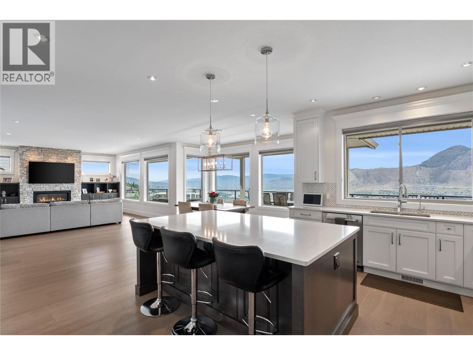 2064 Galore Crescent, Kamloops, British Columbia  V2E 0A7 - Photo 6 - 10392731