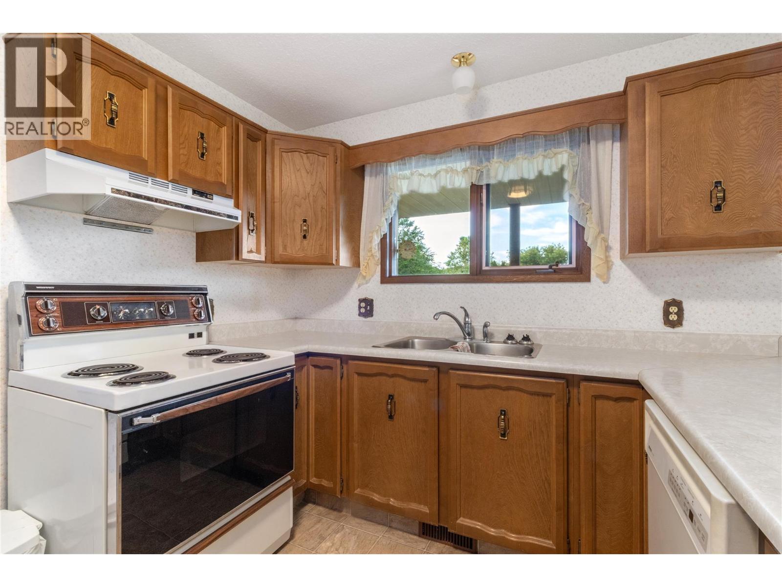 1090 Houghton Road, Kelowna, British Columbia  V1X 6G8 - Photo 13 - 10392553