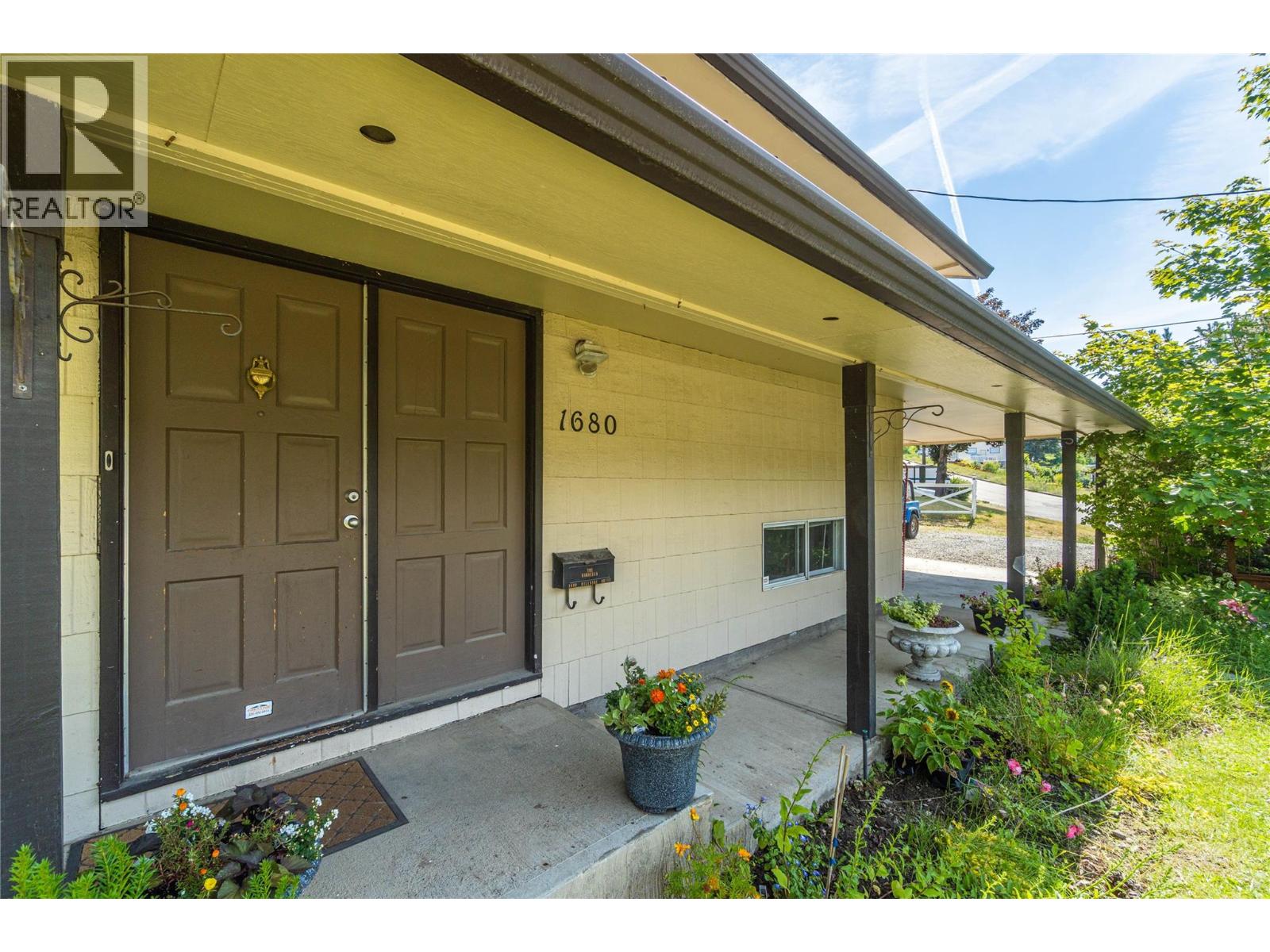 1680 Mt. Dufferin Drive, Kamloops, British Columbia  V2E 1A2 - Photo 3 - 10392679