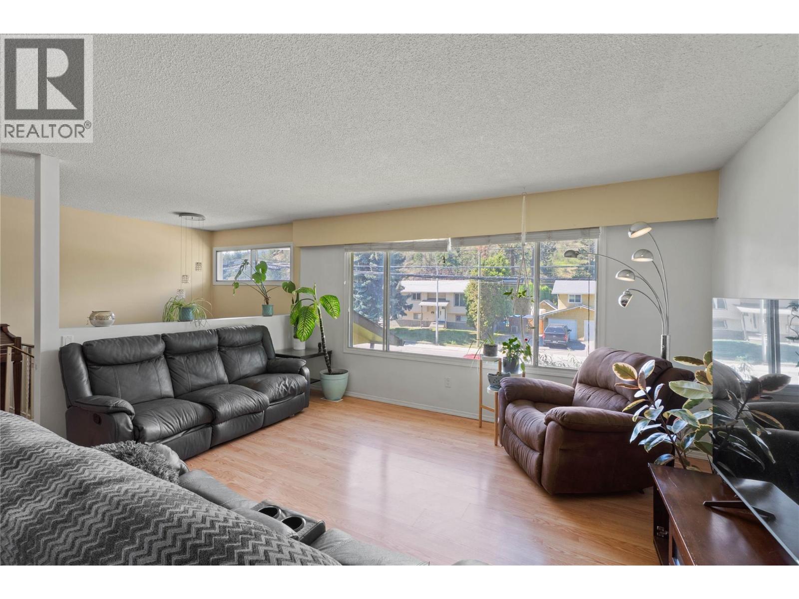 1680 Mt. Dufferin Drive, Kamloops, British Columbia  V2E 1A2 - Photo 5 - 10392679