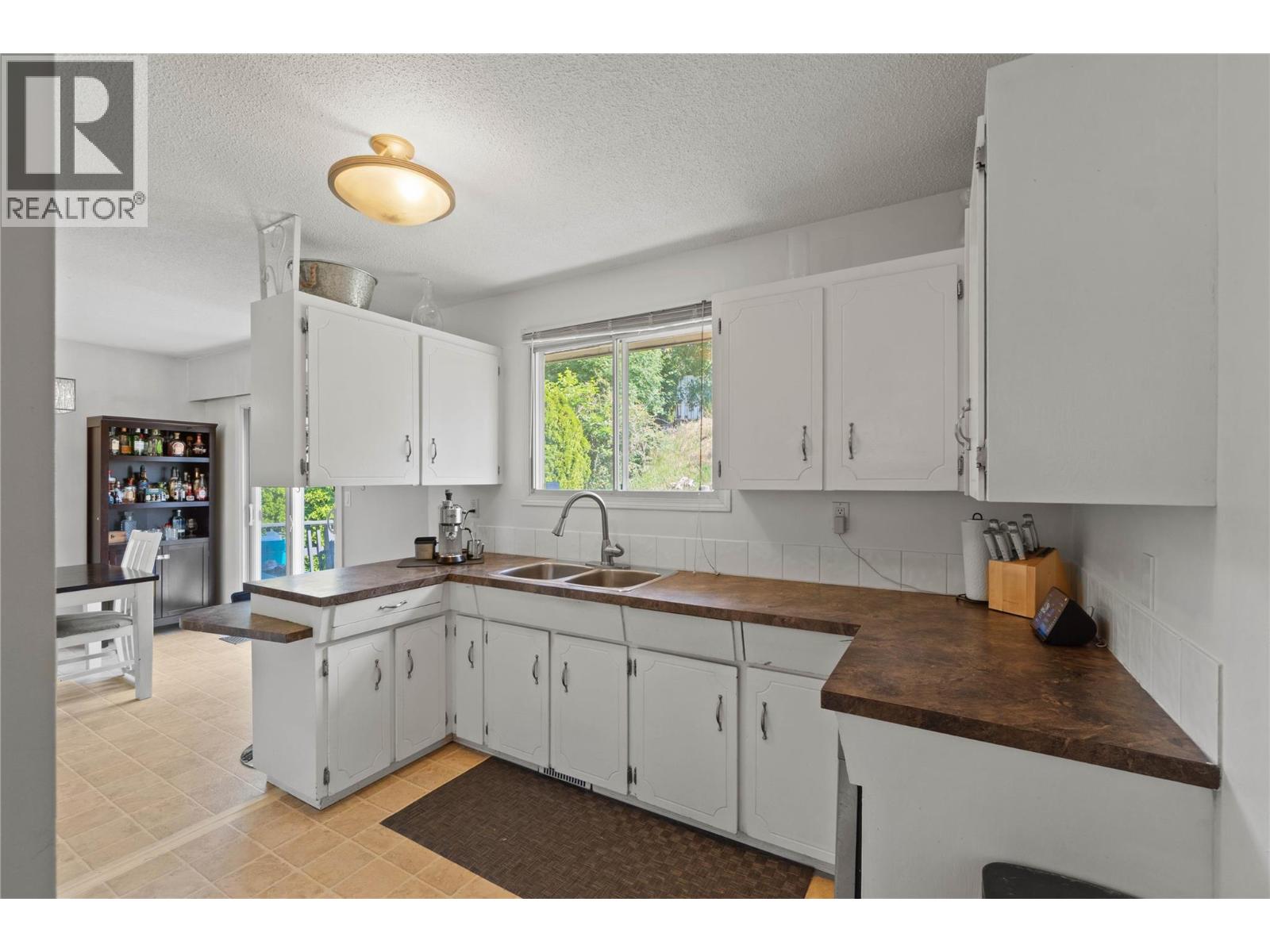 1680 Mt. Dufferin Drive, Kamloops, British Columbia  V2E 1A2 - Photo 7 - 10392679