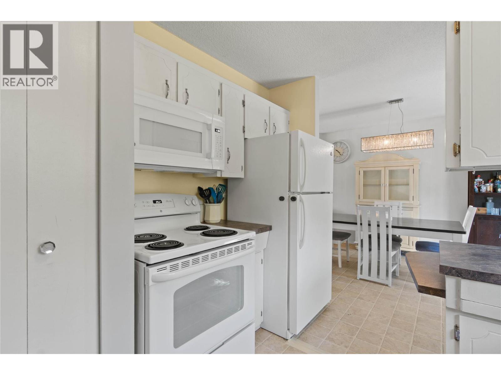 1680 Mt. Dufferin Drive, Kamloops, British Columbia  V2E 1A2 - Photo 8 - 10392679
