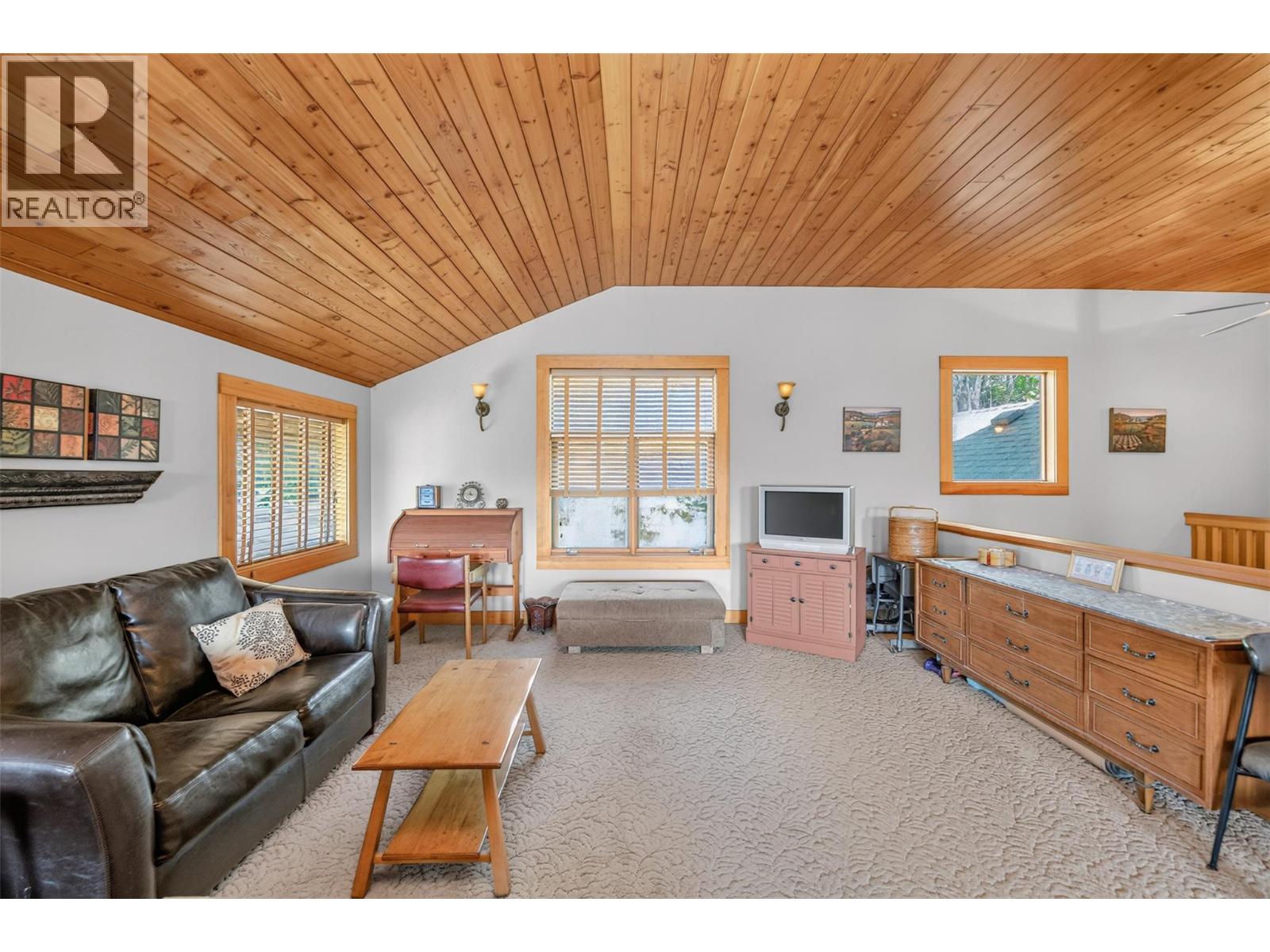 3604 Pleasant Valley Road, Vernon, British Columbia  V1T 4L6 - Photo 37 - 10392795