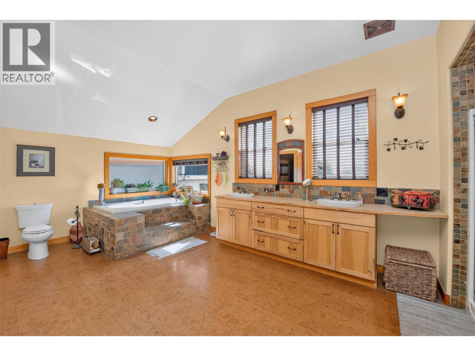 3604 Pleasant Valley Road, Vernon, British Columbia  V1T 4L6 - Photo 42 - 10392795