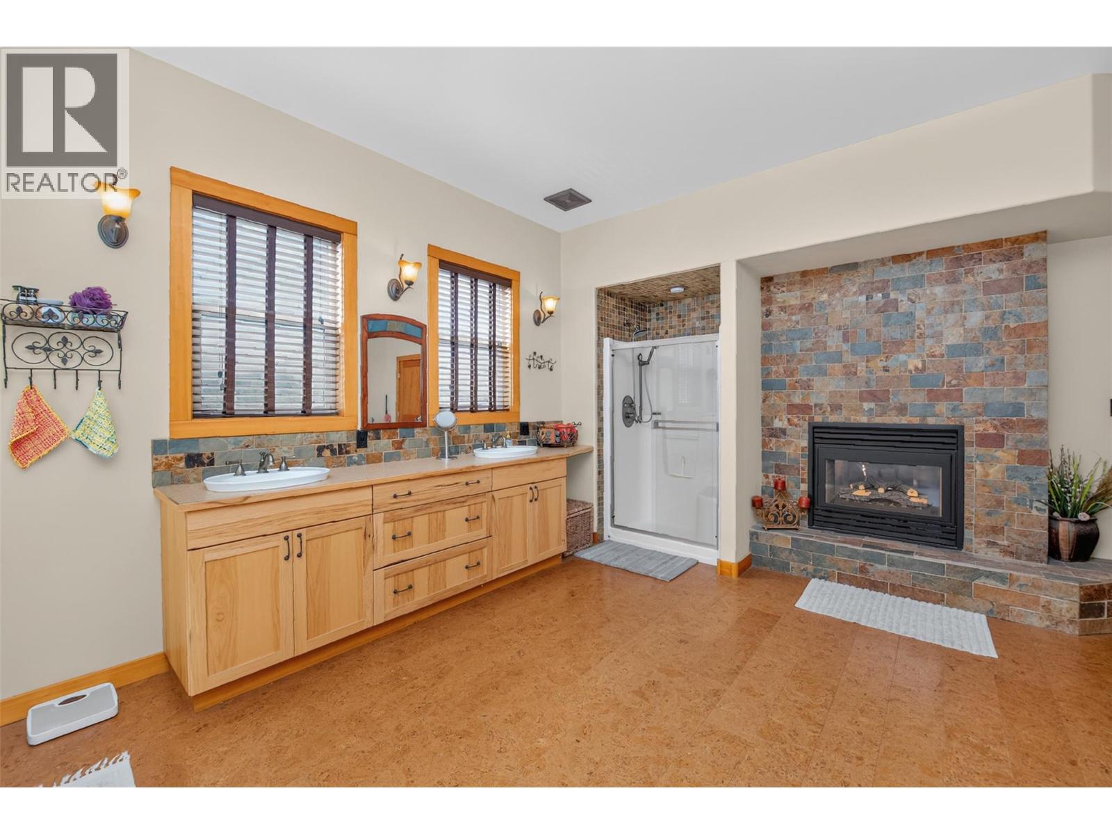 3604 Pleasant Valley Road, Vernon, British Columbia  V1T 4L6 - Photo 44 - 10392795