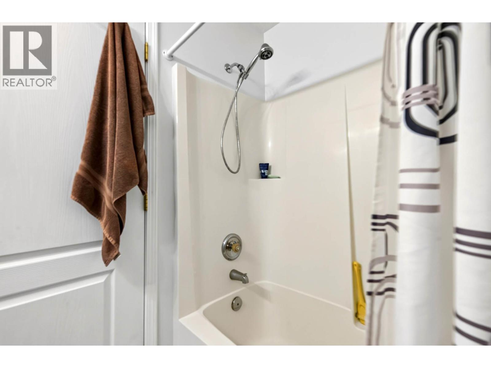 2781 Skeena Drive, Kamloops, British Columbia  V2E 2M9 - Photo 15 - 10392738