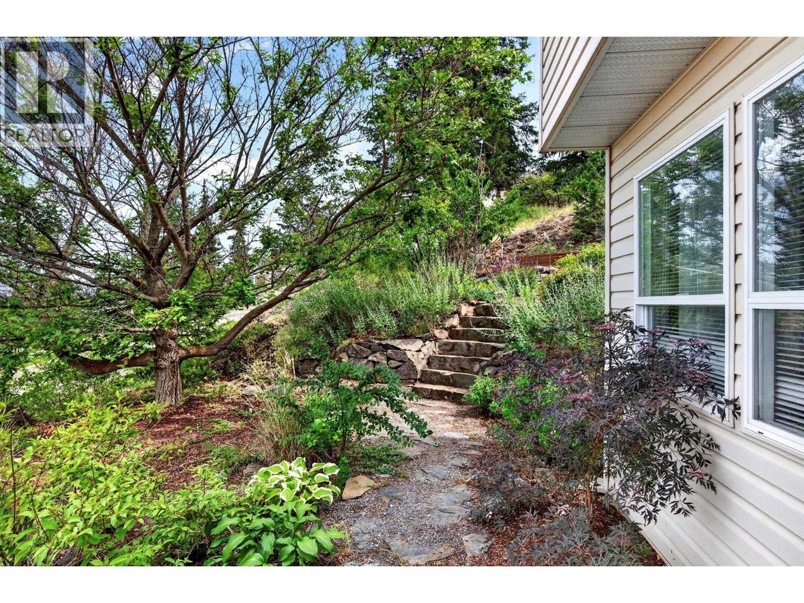 2781 Skeena Drive, Kamloops, British Columbia  V2E 2M9 - Photo 30 - 10392738