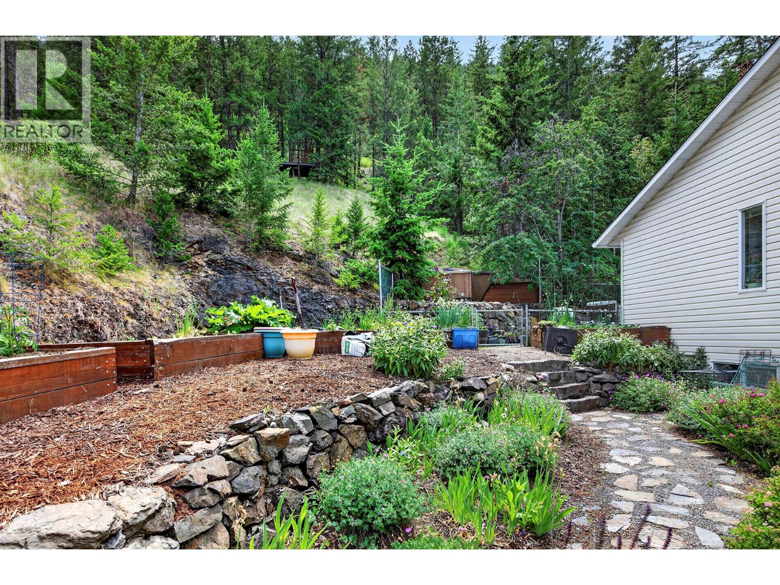 2781 Skeena Drive, Kamloops, British Columbia  V2E 2M9 - Photo 31 - 10392738