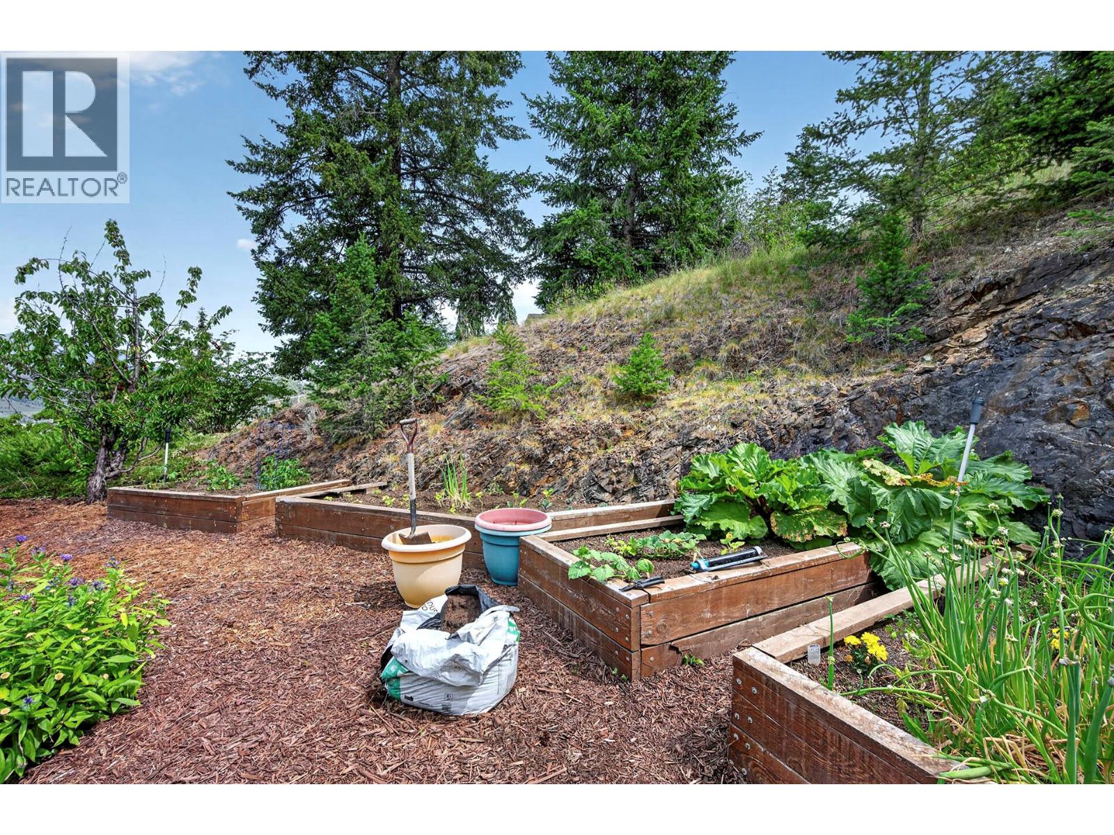 2781 Skeena Drive, Kamloops, British Columbia  V2E 2M9 - Photo 33 - 10392738