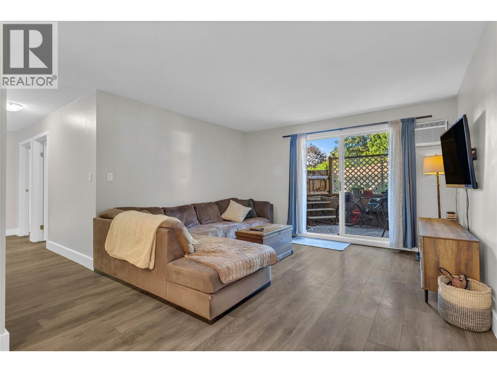 3854 Gordon Drive Unit# 186, Kelowna, British Columbia  V1W 3G5 - Photo 1 - 10392759
