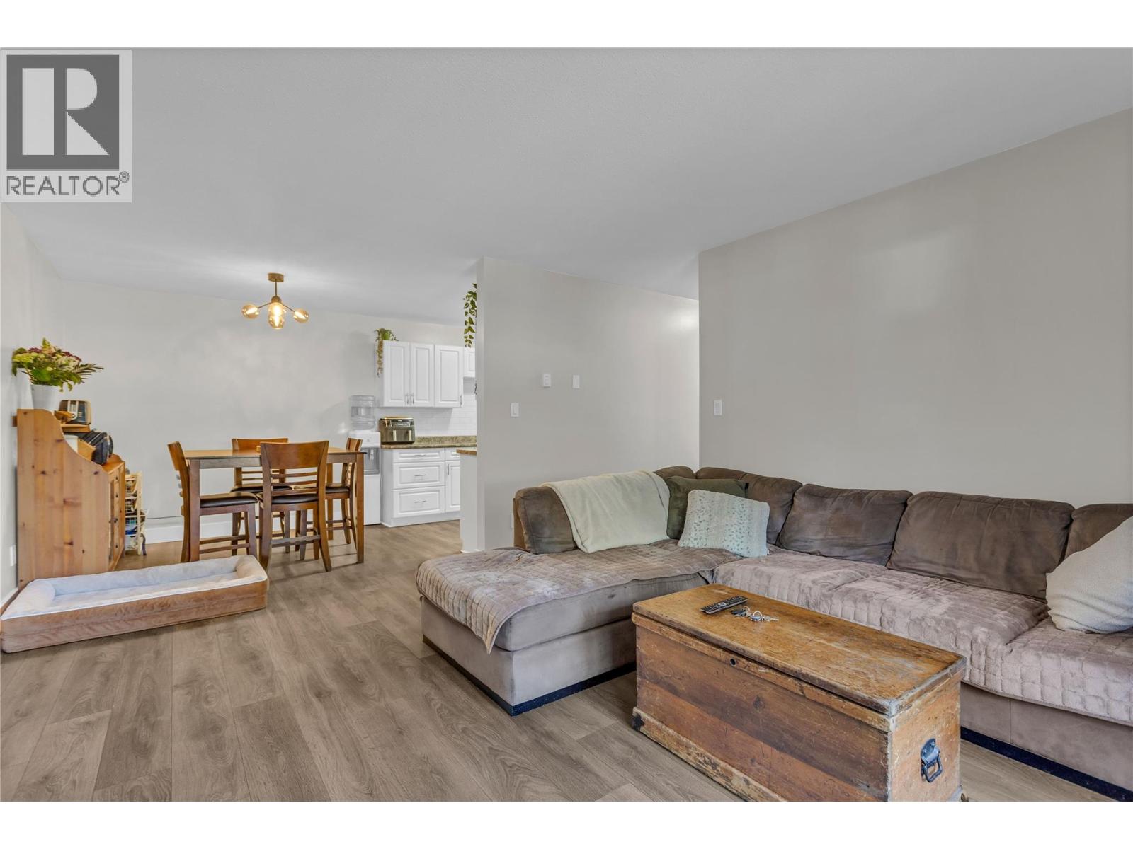3854 Gordon Drive Unit# 186, Kelowna, British Columbia  V1W 3G5 - Photo 2 - 10392759